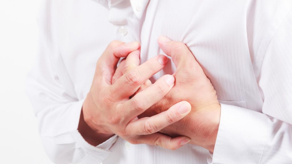 Douleur thoracique : causes, manifestations et traitements
