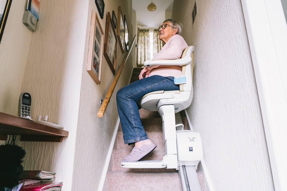 Monte-escalier d’occasion : l’autre solution pour investir et être plus autonome