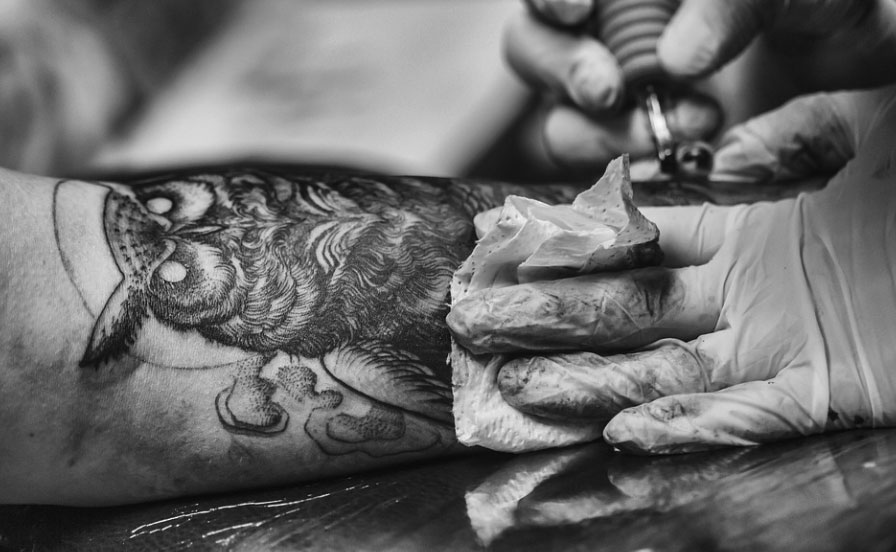 Les risques d&rsquo;une mauvaise utilisation d&rsquo;un matériel de tatouage pour la peau